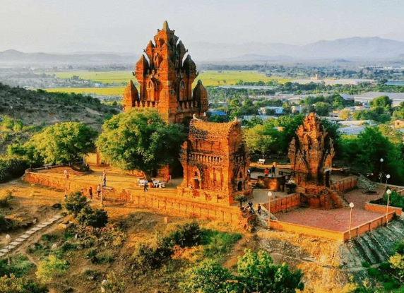 Du Lịch Ninh Thuận – Vẻ Đẹp Hoang Sơ và Văn Hóa Độc Đáo