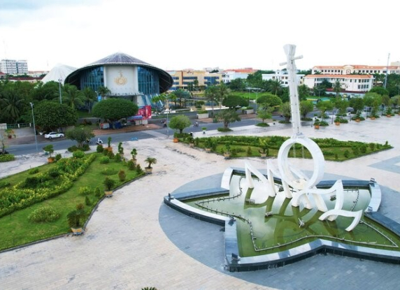 TOP ĐỊA ĐIỂM DU LỊCH NỔI TIẾNG Ở BẠC LIÊU – KHÁM PHÁ VÙNG ĐẤT “CÔ CÓC”, VĂN HÓA KHMER ĐỘC ĐÁO & ẨM THỰC MIỀN TÂY ĐẬM ĐÀ